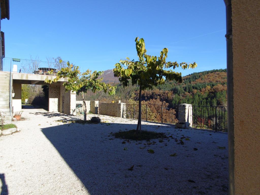 Bed and Breakfast La Ferme De Valauris Sisteron Zewnętrze zdjęcie