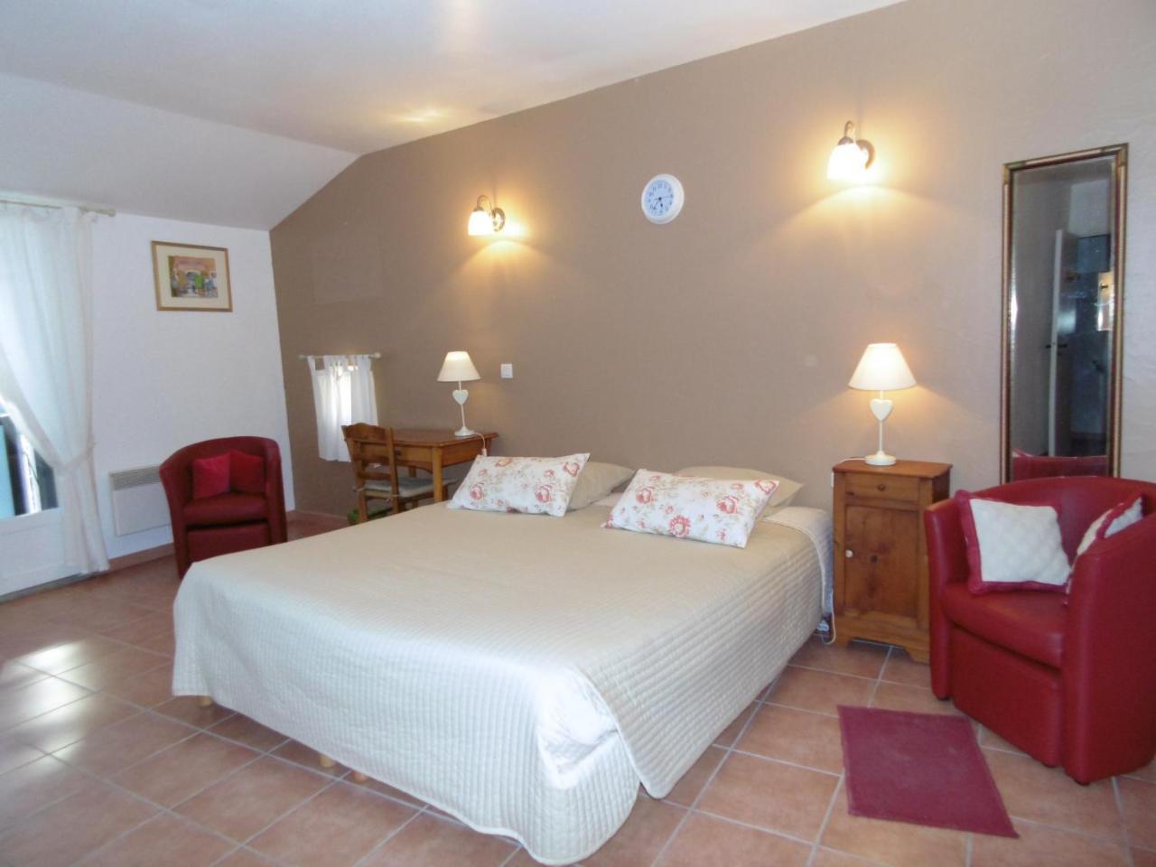 Bed and Breakfast La Ferme De Valauris Sisteron Zewnętrze zdjęcie